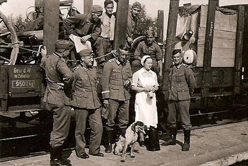 3-German-Red-Cross-DRK-Nurse-In-Front-of-a-Troop-Train